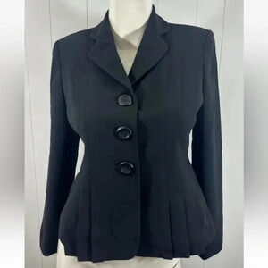 Le suit Women’s black lined blazer 3 button pleated Jacket Career Sz 2 Petite